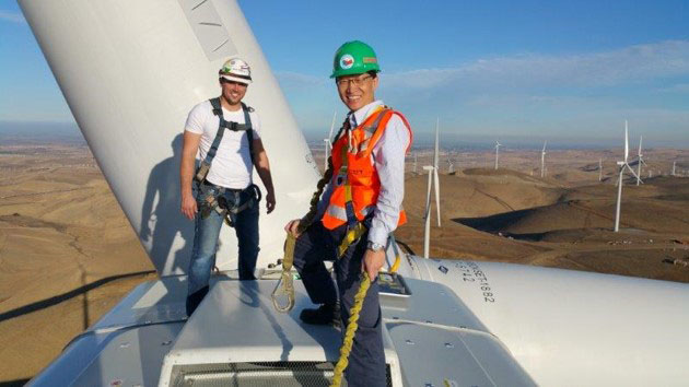 Photo of a full roadwork team